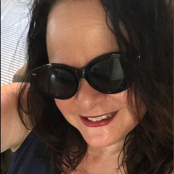 Meet your Posher, Linda - Picture 1 of 1